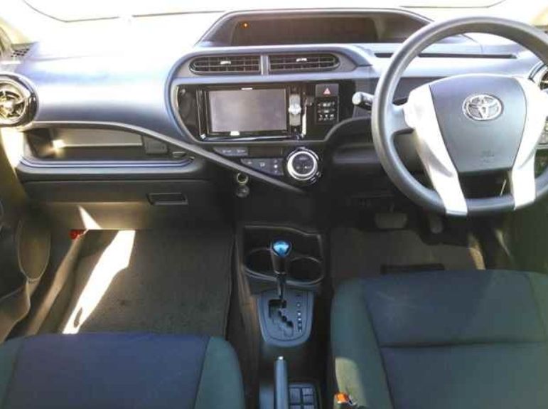  30316  TOYOTA AQUA  2016  