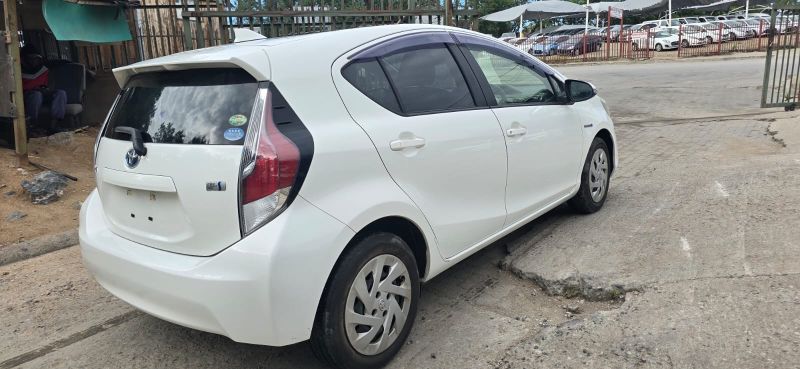  30316  TOYOTA AQUA  2016  