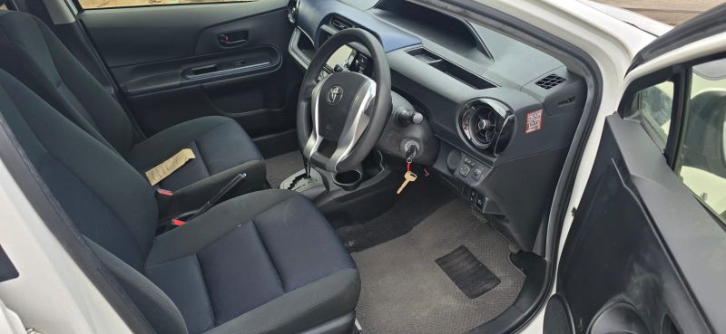  30316  TOYOTA AQUA  2016  