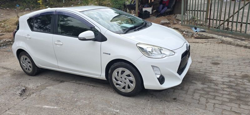  30316  TOYOTA AQUA  2016 