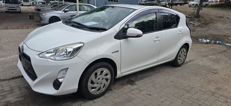  30316  TOYOTA AQUA  2016  