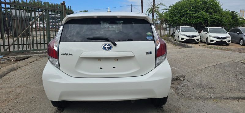  30316  TOYOTA AQUA  2016  