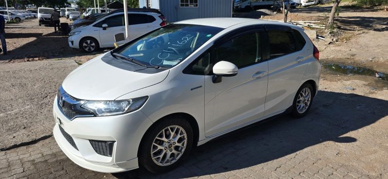  30317  HONDA FIT  2016 