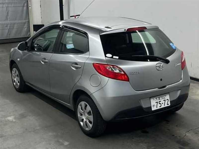  30328  MAZDA DEMIO  2010  