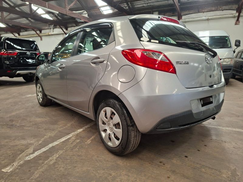  30328  MAZDA DEMIO  2010  