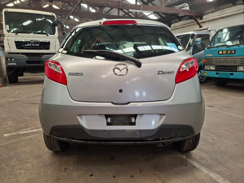  30328  MAZDA DEMIO  2010  