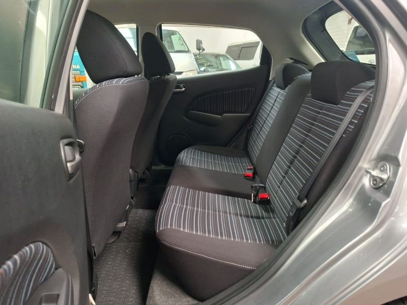  30328  MAZDA DEMIO  2010  