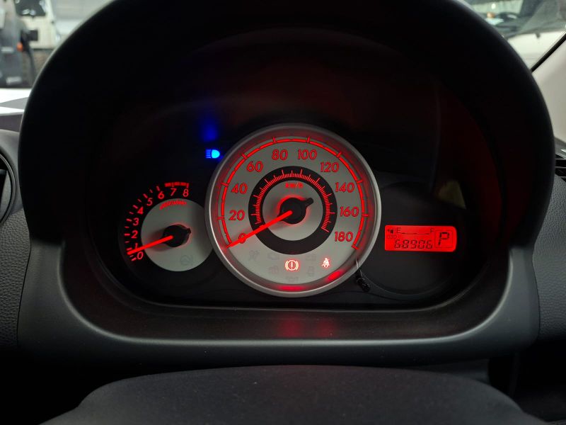  30328  MAZDA DEMIO  2010  