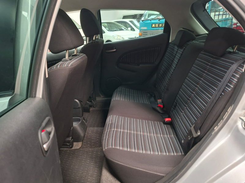  30331  MAZDA DEMIO  2011  