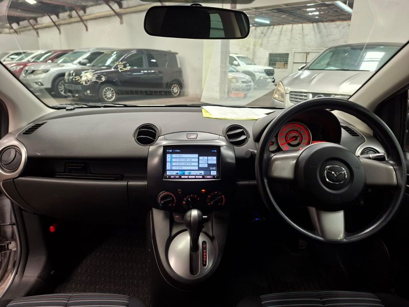  30331  MAZDA DEMIO  2011  