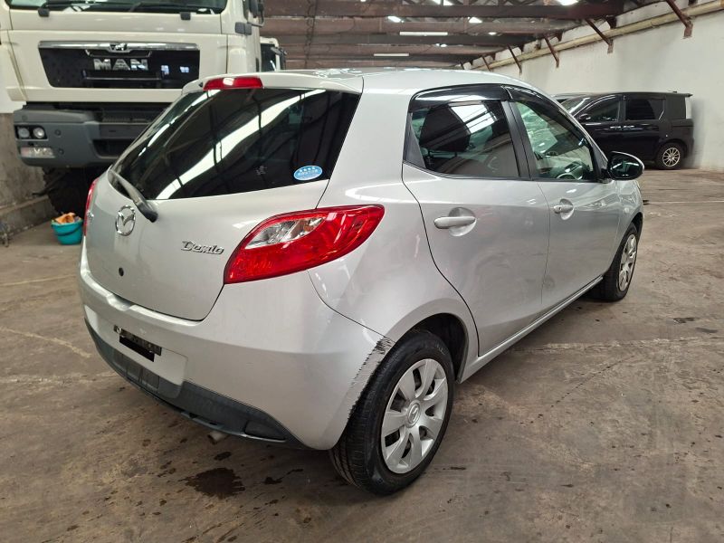  30331  MAZDA DEMIO  2011  