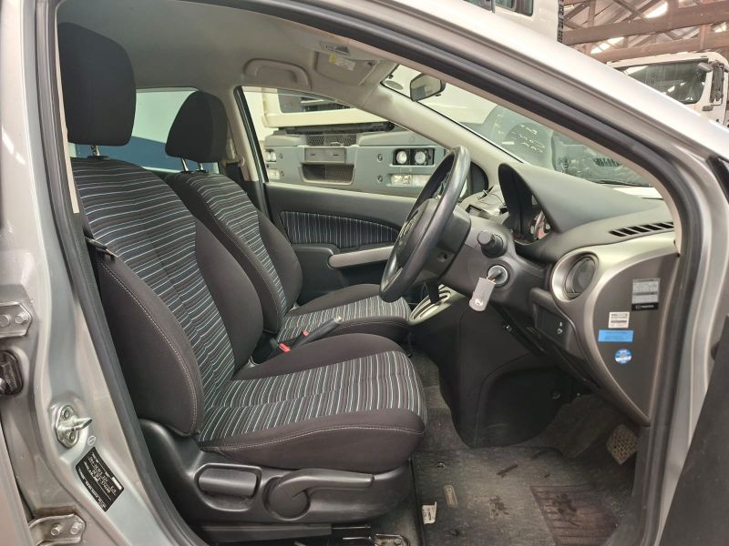  30331  MAZDA DEMIO  2011  