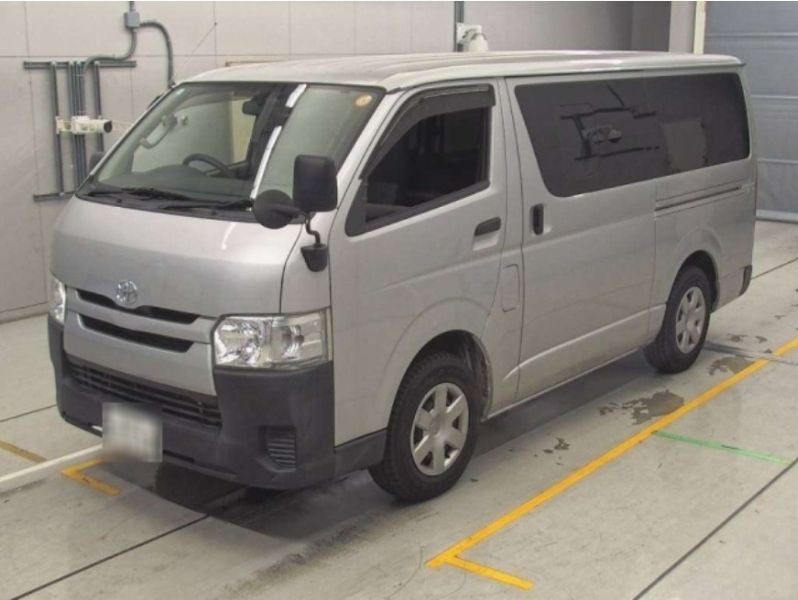  30333  TOYOTA REGIUS  2017  