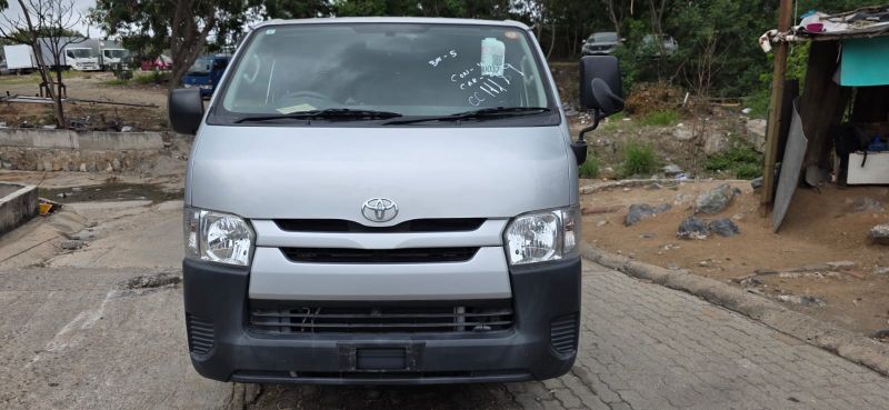  30333  TOYOTA REGIUS  2017  