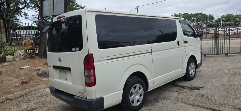  30337  TOYOTA HIACE  2016  