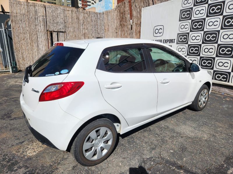  30338  MAZDA DEMIO  2010  