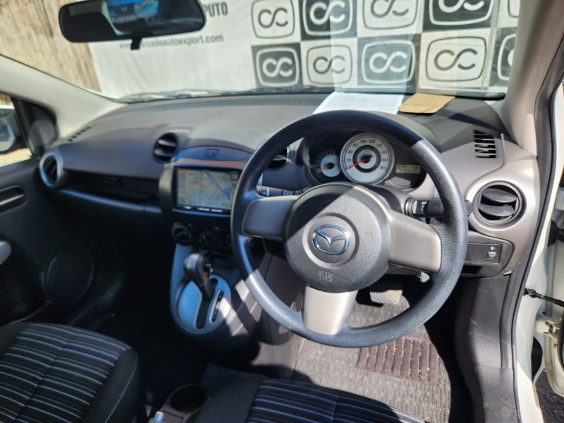  30338  MAZDA DEMIO  2010  