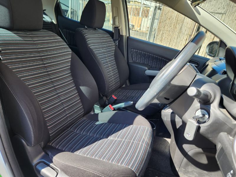  30338  MAZDA DEMIO  2010  