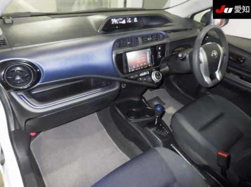  30343  TOYOTA AQUA  2016  