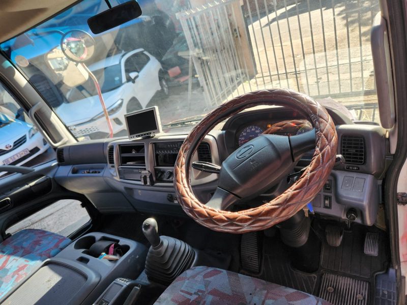  30347  HINO RANGER  2003  
