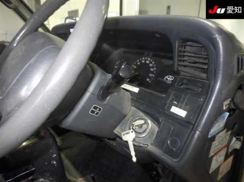  30348  TOYOTA REGIUS  2001  