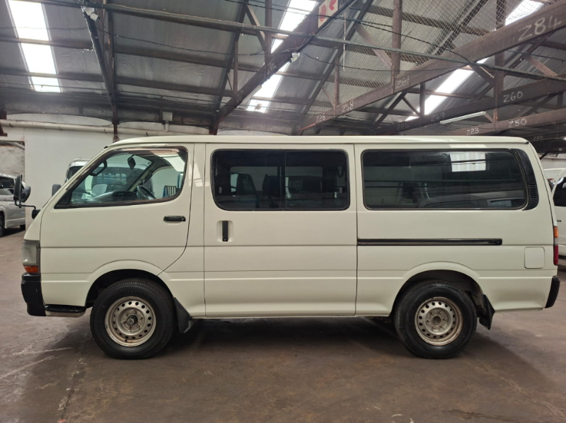  30348  TOYOTA REGIUS  2001  