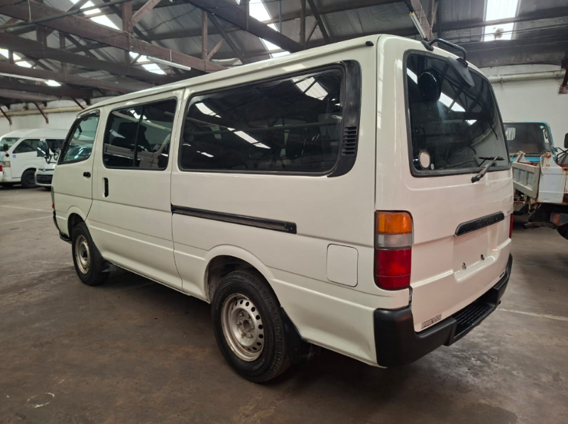  30348  TOYOTA REGIUS  2001  