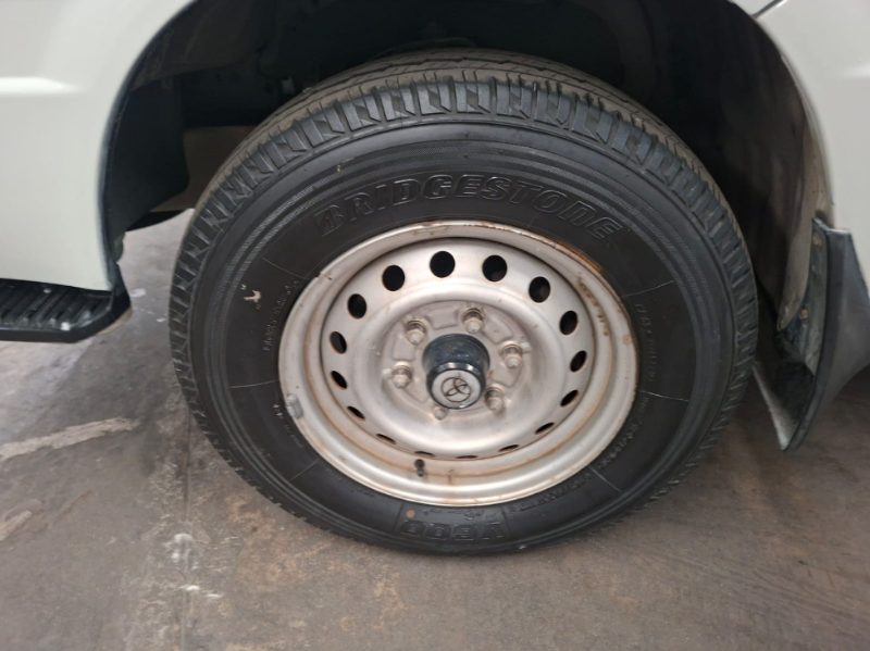  30348  TOYOTA REGIUS  2001  