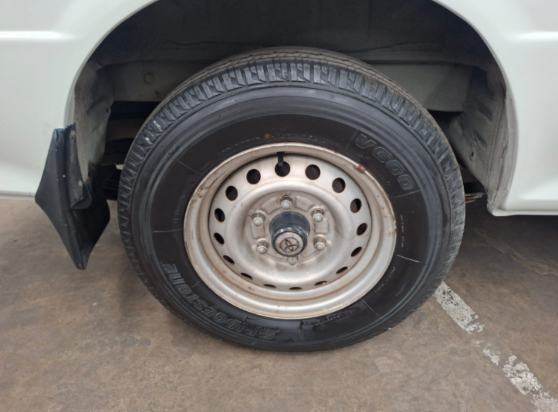  30348  TOYOTA REGIUS  2001  