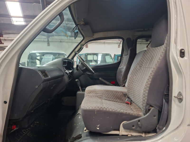  30348  TOYOTA REGIUS  2001  