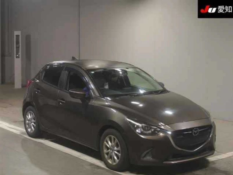  30351  MAZDA DEMIO  2016 