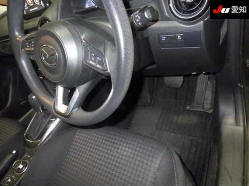  30351  MAZDA DEMIO  2016  