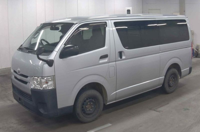  30476 TOYOTA HIACE  2016  