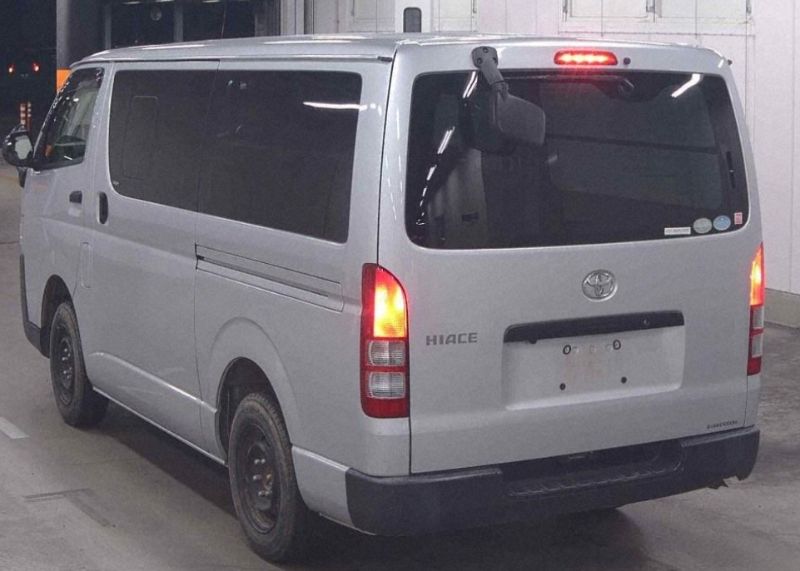  30357  TOYOTA HIACE  2017  