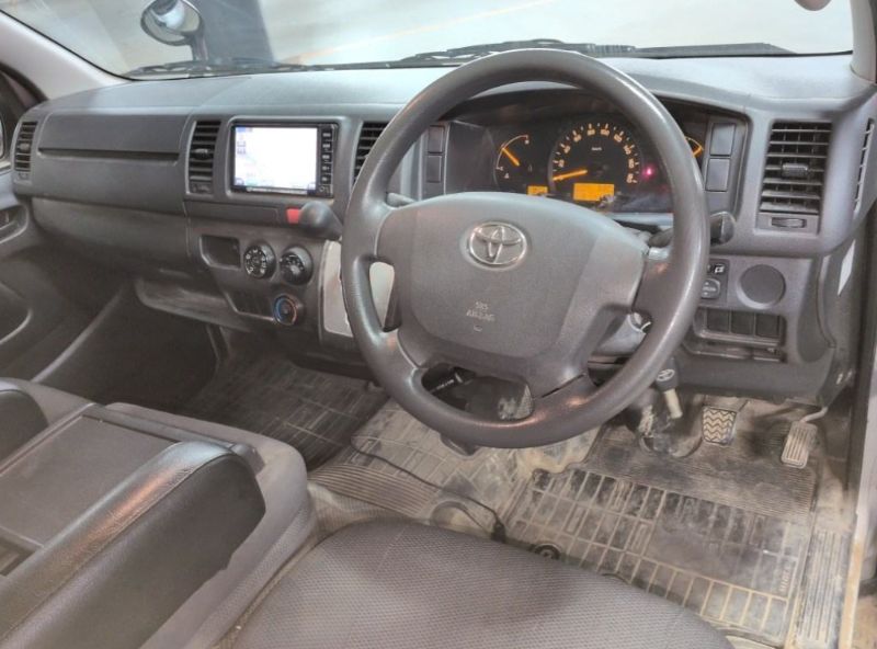  30357  TOYOTA HIACE  2017  