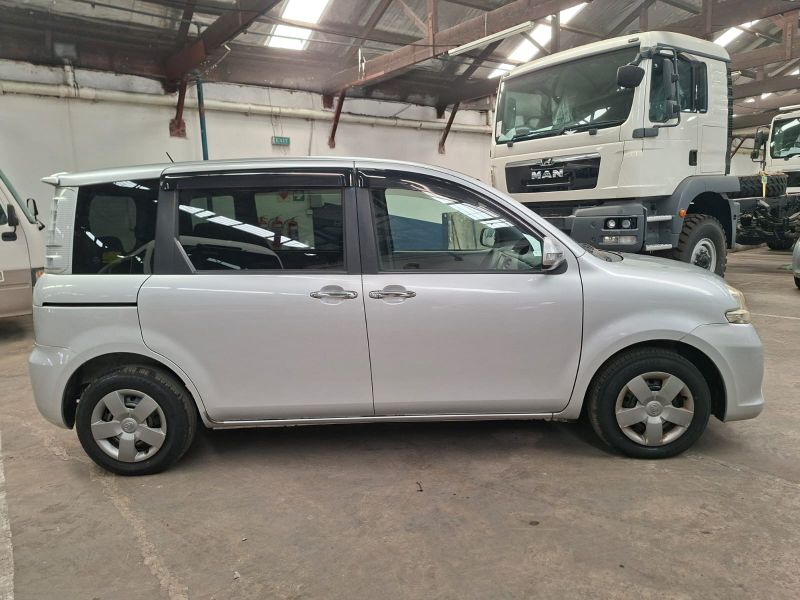  30358  TOYOTA SIENTA  2011  