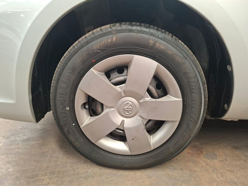  30358  TOYOTA SIENTA  2011  