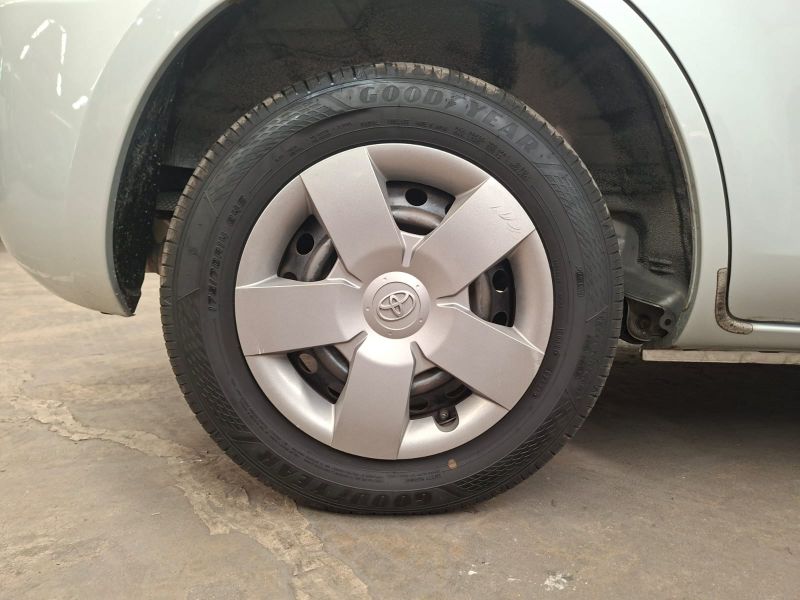  30358  TOYOTA SIENTA  2011  