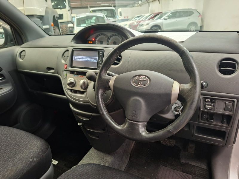 30358  TOYOTA SIENTA  2011  