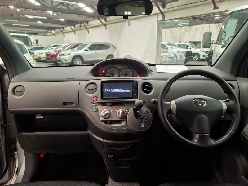  30358  TOYOTA SIENTA  2011  