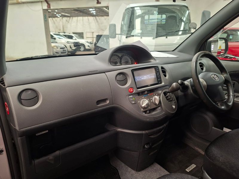  30358  TOYOTA SIENTA  2011  