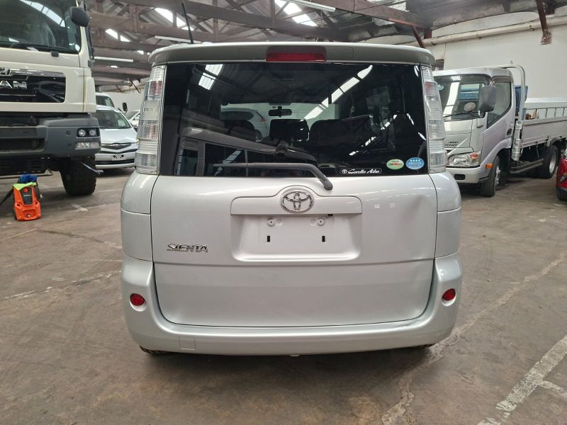  30358  TOYOTA SIENTA  2011  