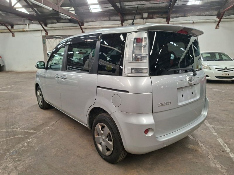  30358  TOYOTA SIENTA  2011  