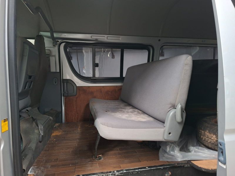  30364  TOYOTA HIACE  2005  