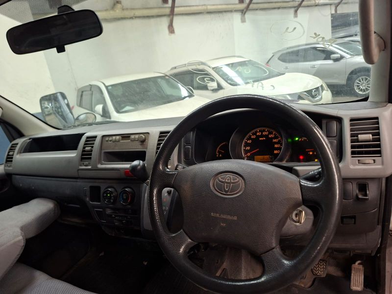  30364  TOYOTA HIACE  2005  