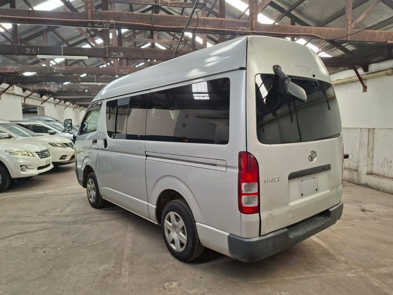 30364  TOYOTA HIACE  2005  