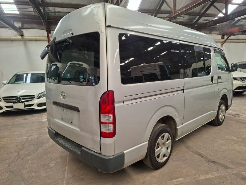  30364  TOYOTA HIACE  2005  