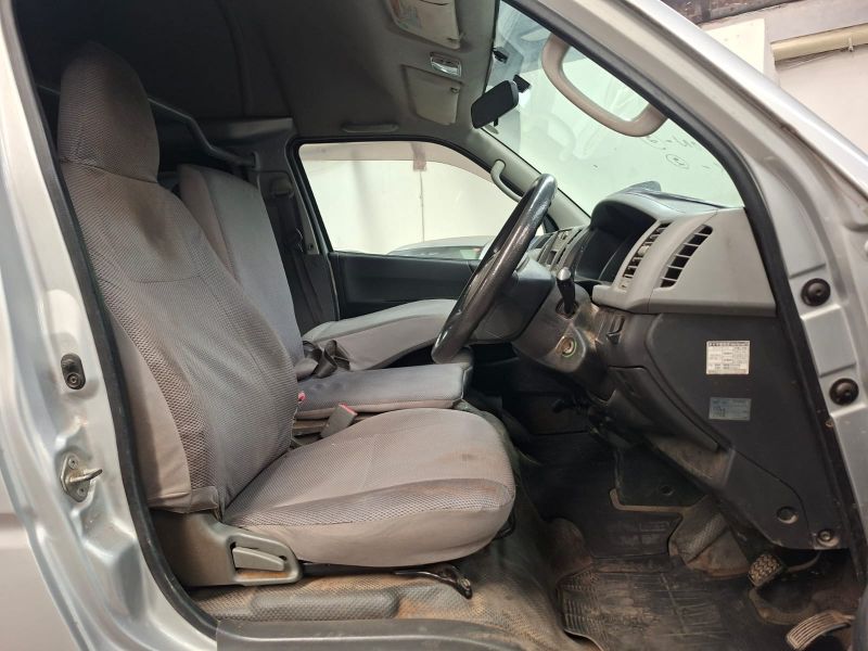  30364  TOYOTA HIACE  2005  