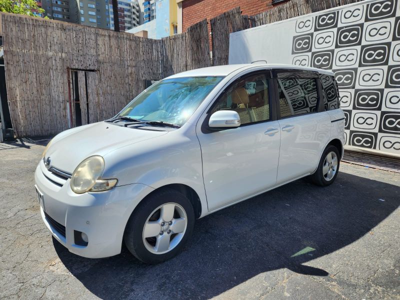  30366  TOYOTA SIENTA  2011 