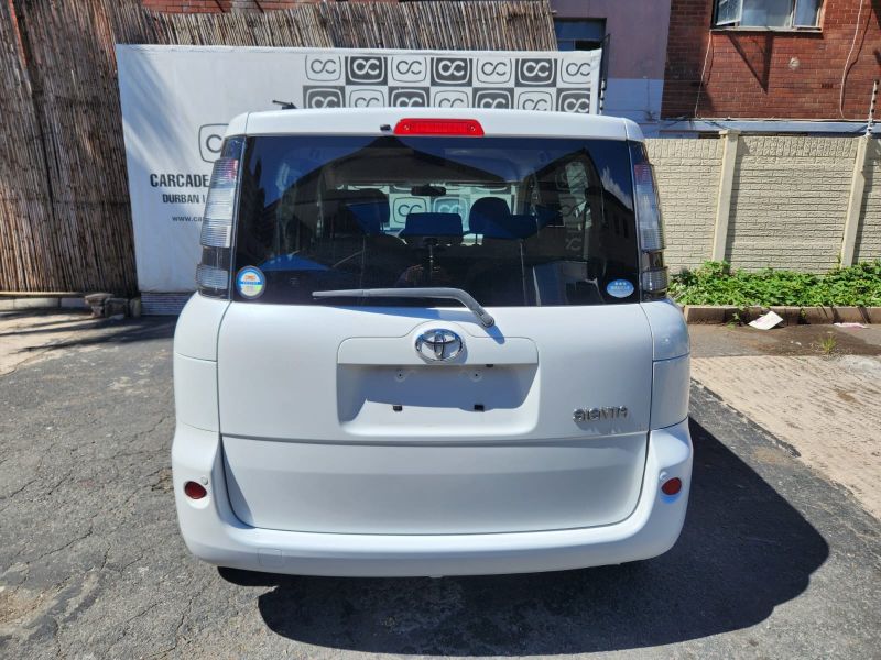  30366  TOYOTA SIENTA  2011  